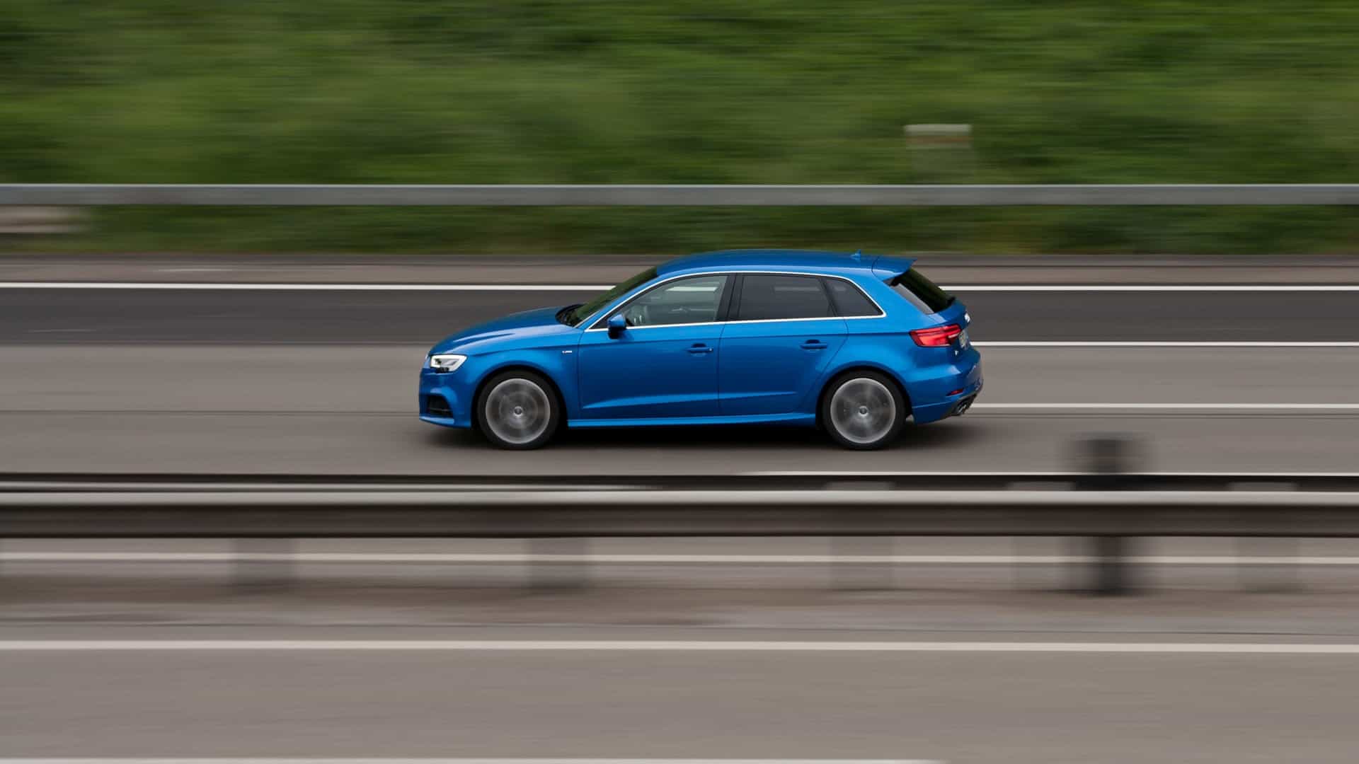 How Transport Tracking Software Helps Your Transport Services